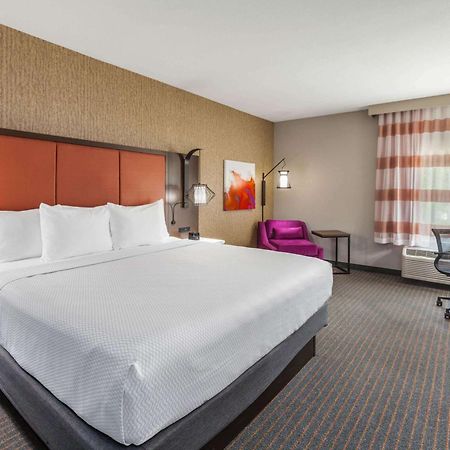 Отель La Quinta By Wyndham Houston East At Sheldon Rd Чаннелвью Экстерьер фото